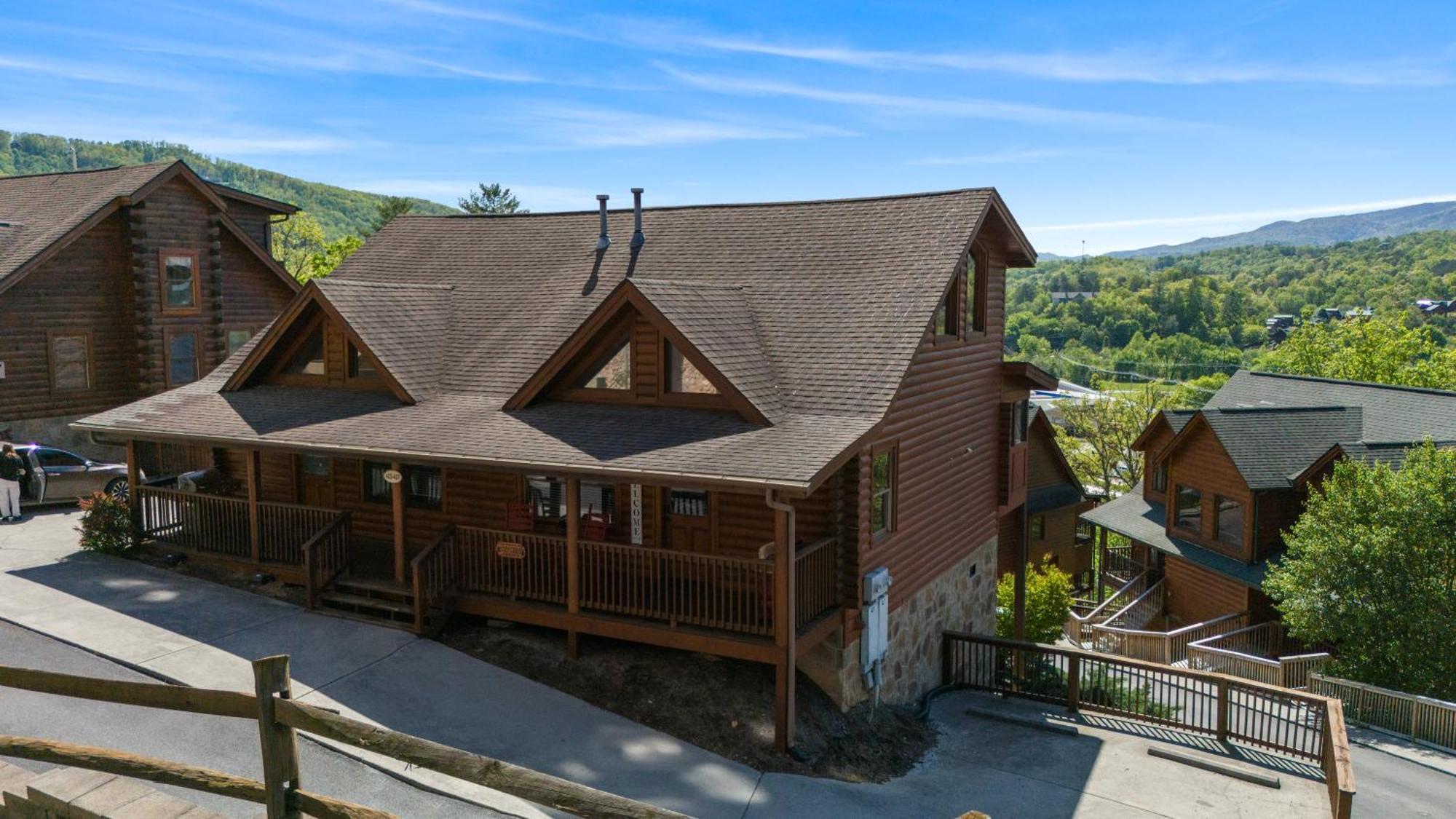 Cozy Cabin In The Smokies!!! Fully Furnished And Complete With Community Indoor And Outdoor Pools And Spas, Game And Fitness Rooms As Well As A Private Hot Tub Pigeon Forge Exterior foto