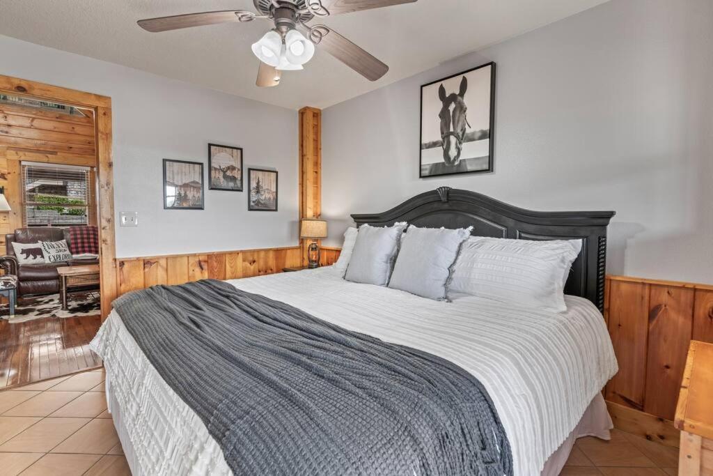 Cozy Cabin In The Smokies!!! Fully Furnished And Complete With Community Indoor And Outdoor Pools And Spas, Game And Fitness Rooms As Well As A Private Hot Tub Pigeon Forge Exterior foto