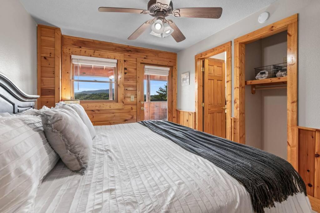 Cozy Cabin In The Smokies!!! Fully Furnished And Complete With Community Indoor And Outdoor Pools And Spas, Game And Fitness Rooms As Well As A Private Hot Tub Pigeon Forge Exterior foto