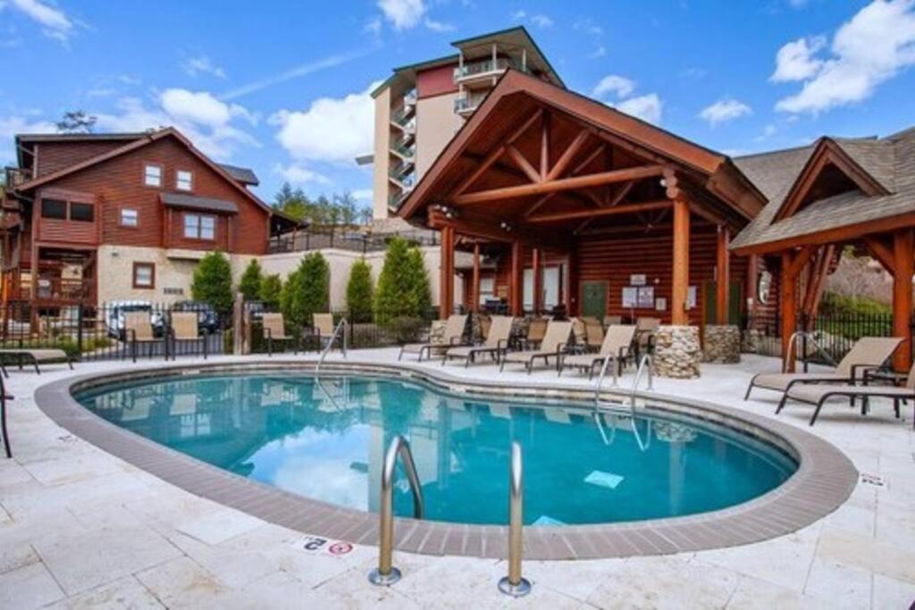 Cozy Cabin In The Smokies!!! Fully Furnished And Complete With Community Indoor And Outdoor Pools And Spas, Game And Fitness Rooms As Well As A Private Hot Tub Pigeon Forge Exterior foto